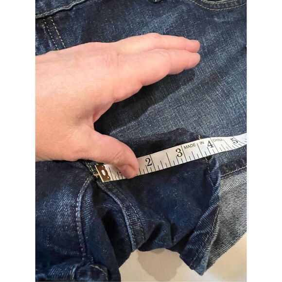 Gap Maternity Jean Shorts side stretch 6 - Picture 6 of 11